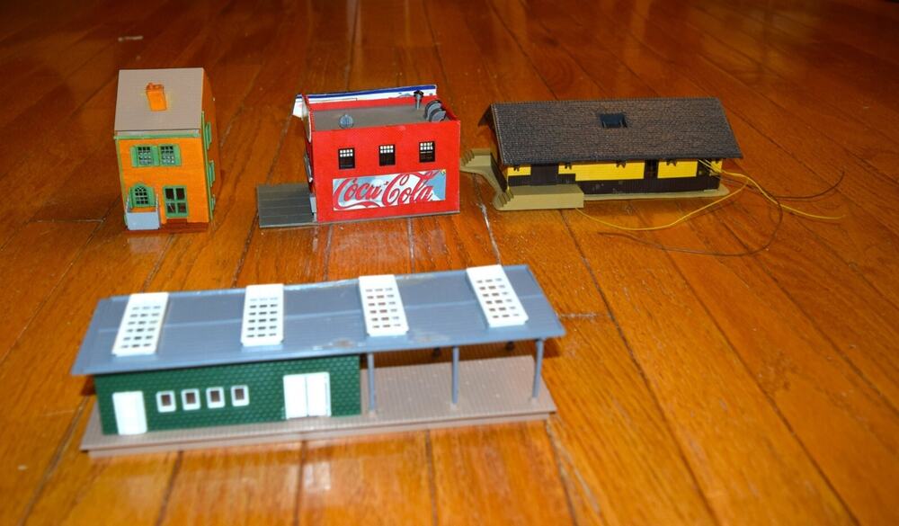 Lot of 4 tg Model Train Buildings Large HO Scale